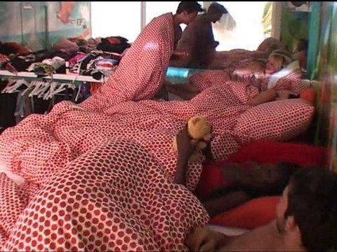 Du rififi sous la couette orange...