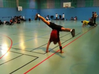 Bboy Lil'Sonic HandStand