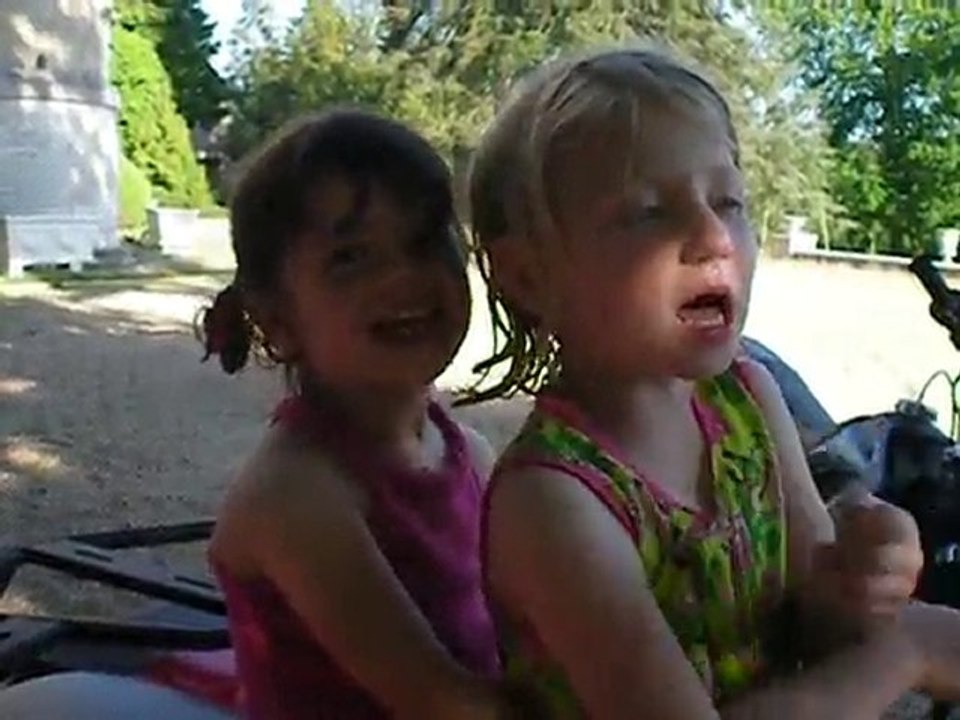 Chloé et Charlotte chantent "Lady Melody" !