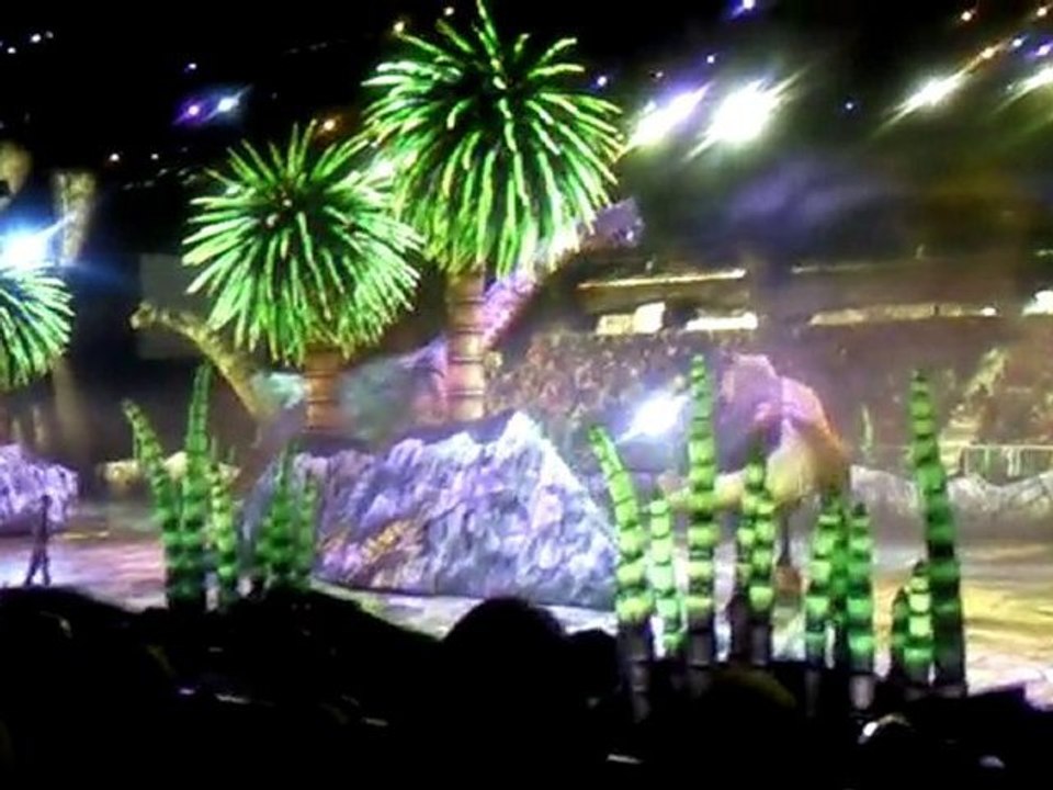 Vidéo 2/4 Spectacle Live Dinosaures