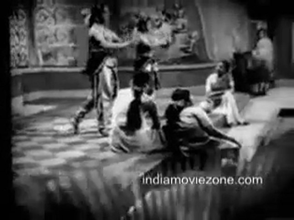 Kathavai Sathadi