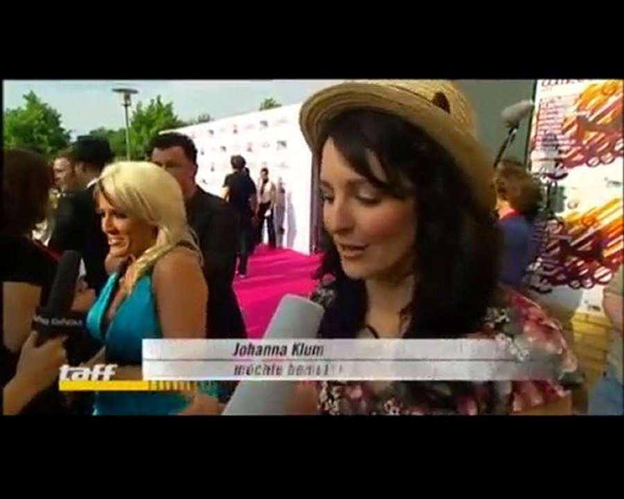 [25.05.2010] Pro7 taff - Tokio Hote talk about Justin Bieber