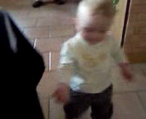 Les 1ers pas à Hugo! (3)