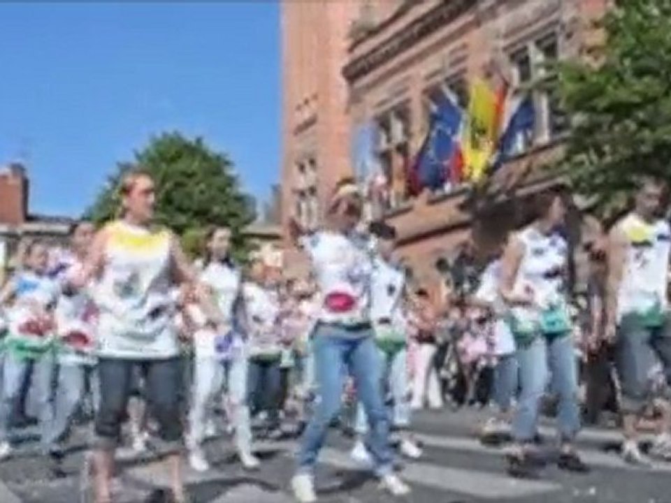 Cavalcade : les animateurs du CLSH d'Estaires