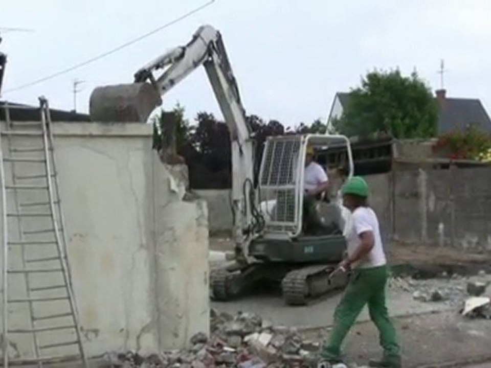 La fin du hangar.