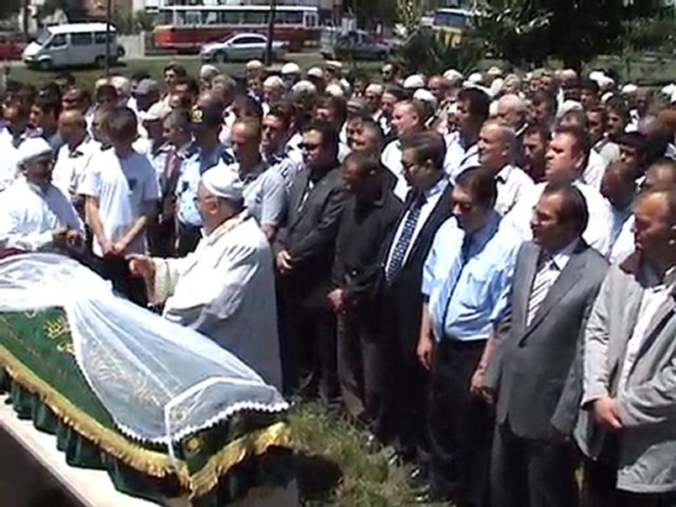 ozlem topraga verildi