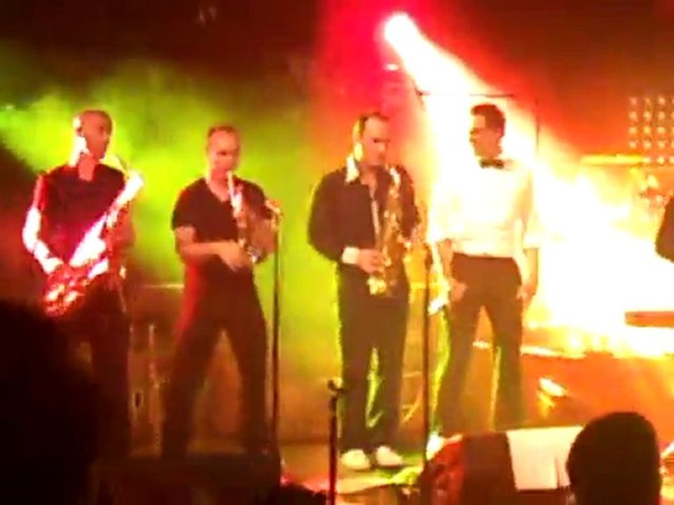 Hocus Pocus feat Akhenaton en live sur la scéne du studio104