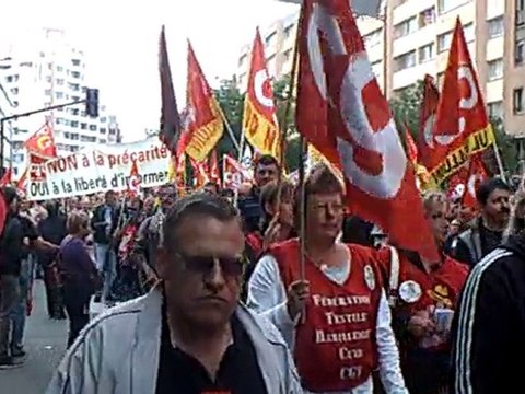 MANIF A LILLE DEFENSE DE LA RETRAITE A 60 ANS