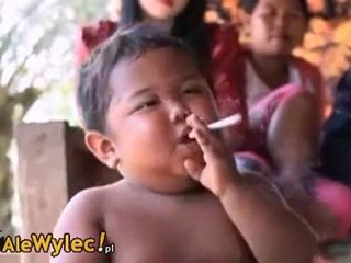 Two year old kid smoke 40 cigarettes every day