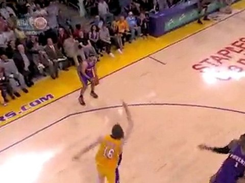 Jared Dudley nails a long range three and is fouled by Gasol