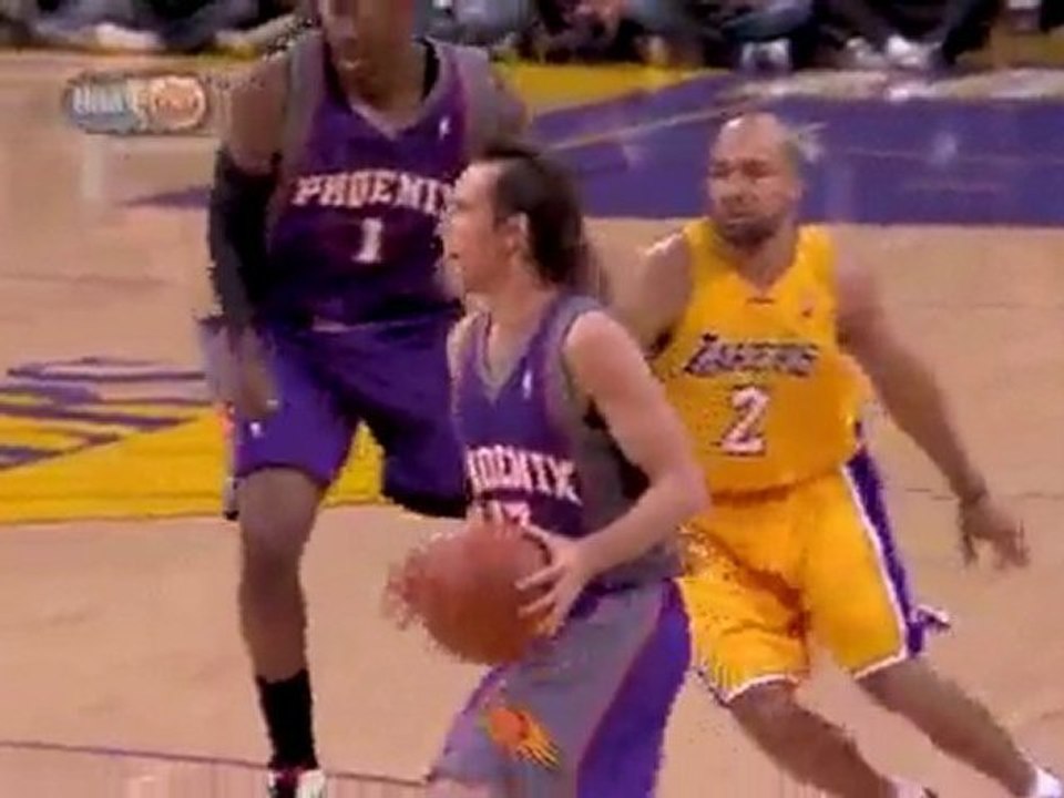 Steve Nash nails a beautiful baseline jump shot.