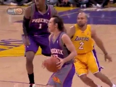 Steve Nash nails a beautiful baseline jump shot.