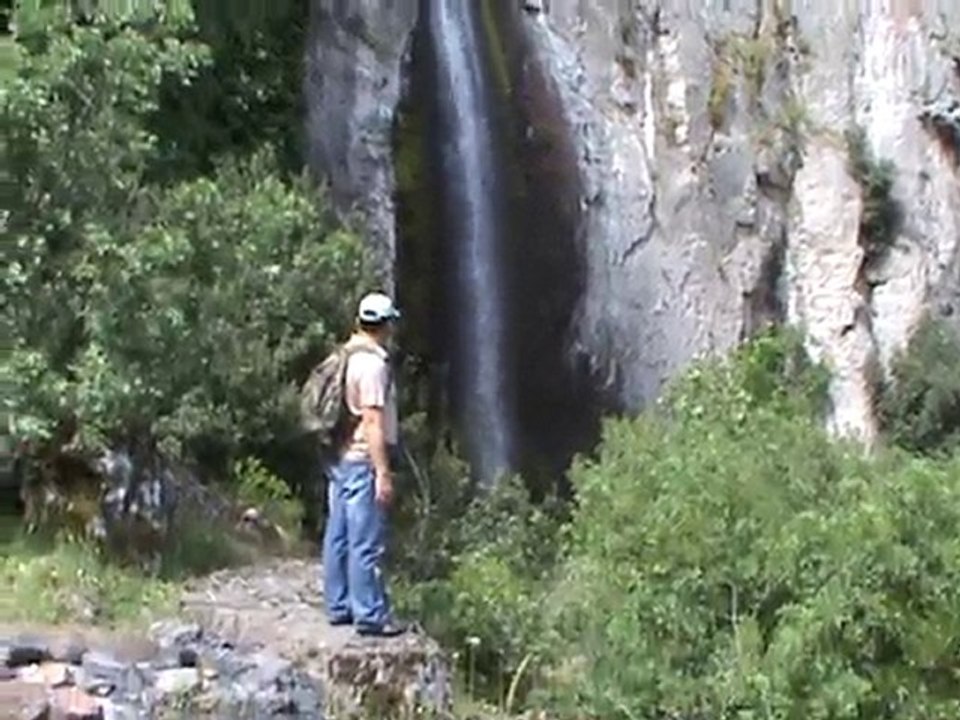 yaşar bey niagara şelalesinde