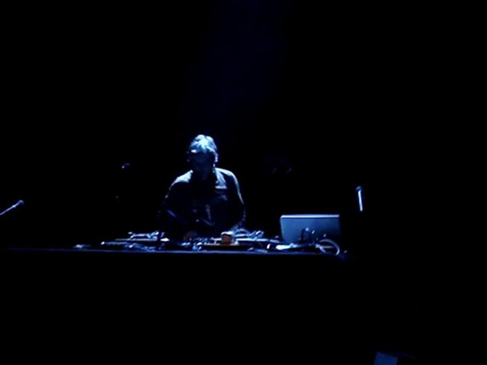 Dee Nasty remixe R.E.S.P.E.C.T d'Aretha Franklin