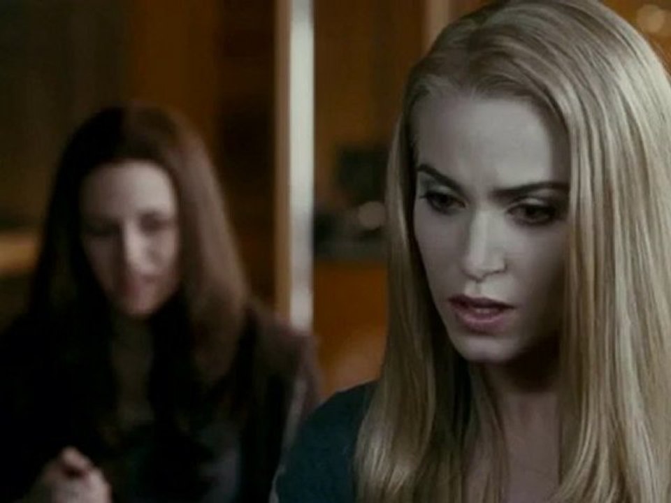 The Twilight Saga NEW Eclipse Scene  (Rosalie and Bella)  HD