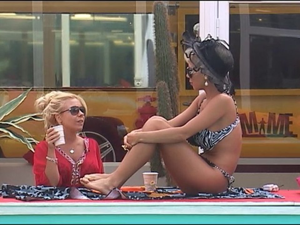 Cindy et Ophélie: un amour de blondes.