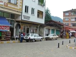 Balaban cemaati namaza  gidiyor-ağustos-2009