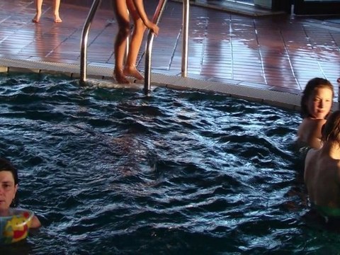 CHAMBLY SOIREE FLUO A LA PISCINE