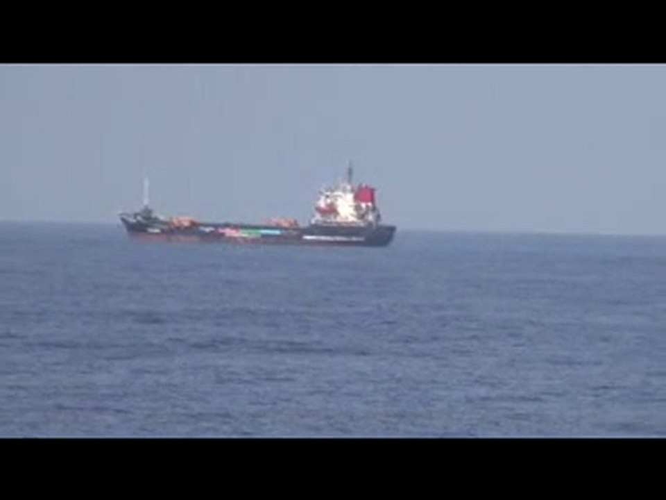Gemiler Kıbrıs açıklarında bir araya geliyor 2