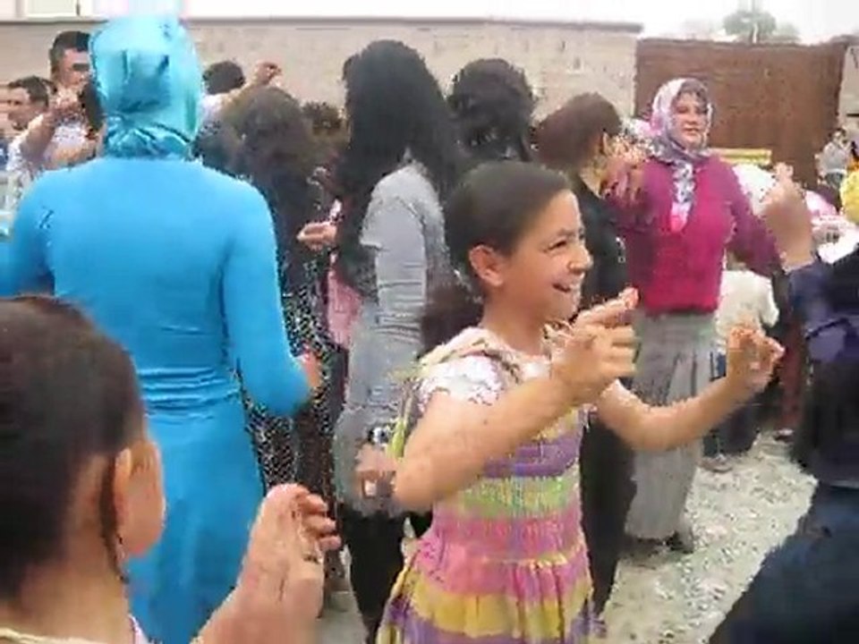 ZAHİDE İLE EMRAH -FİDAYDA