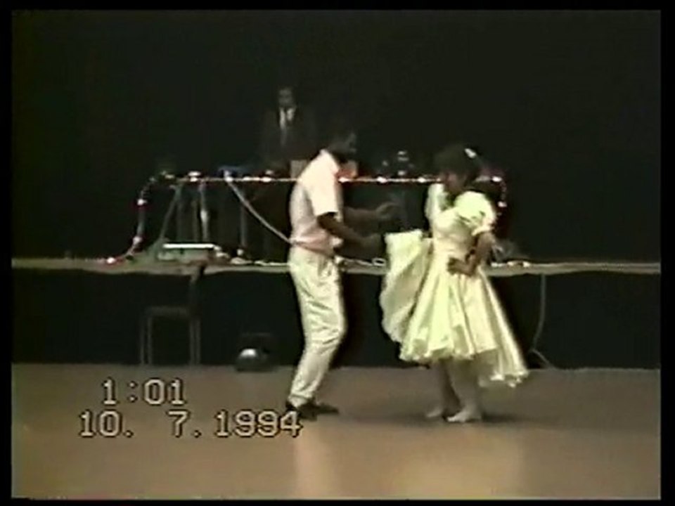 Séga dansé pieds nus_Mon mariage -09_07_94_Souvenirs