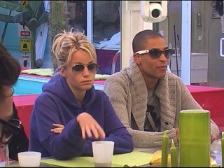 Les 2 clans mettent cartes sur table.