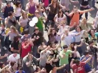 FLASH MOB DI POSTE MOBILE AL FIRENZE GELATO FESTIVAL (hi res