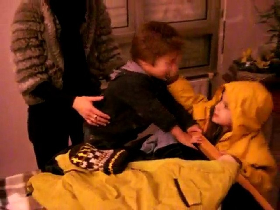 Esteban et Julian PEREZ avec Mémé 19/12/2009