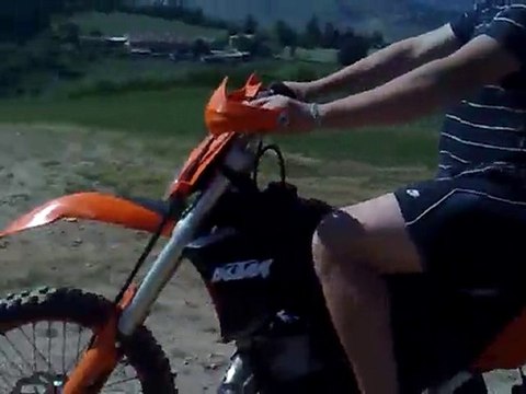 moto verte le champion de france enduro (rire assurer)