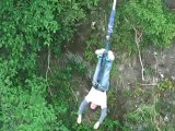 Saut à l'élastique dans les Pyrénées