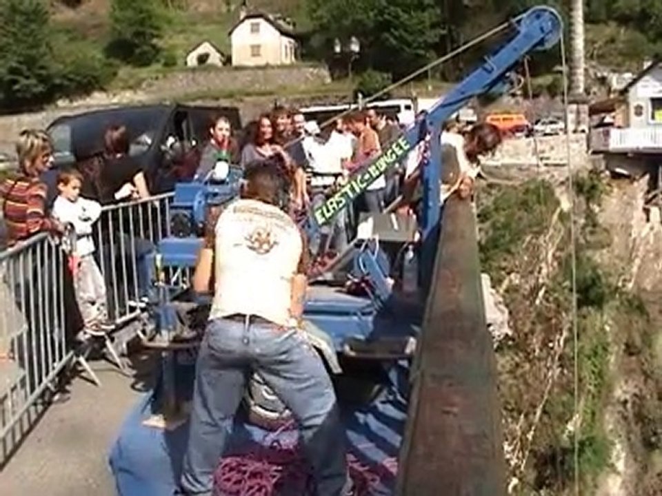Saut à l'élastique Pont Napoléon Luz St Sauveur (65)
