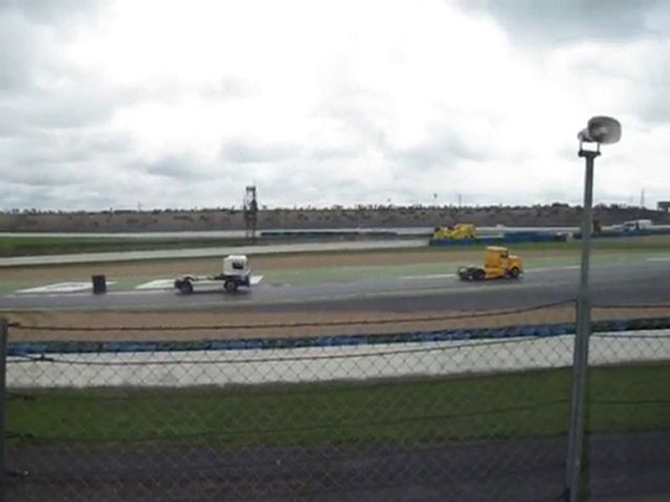 2 VIDEO COURSE CAMIONS2 camions magny cours 2010 d1147