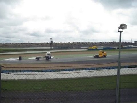 2 VIDEO COURSE CAMIONS2 camions magny cours 2010 d1147
