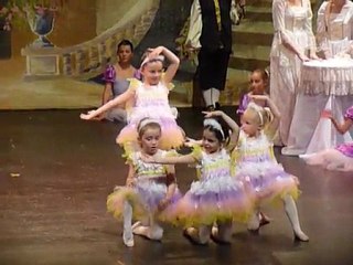 Entrée d'Olivia dans la Belle au bois dormant