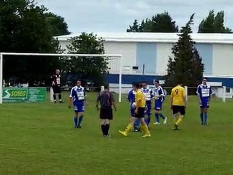 coup-franc Ulrich puis Charly