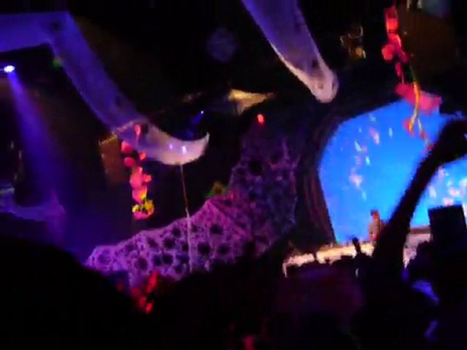 FOREST OF VISIONS @ 104 FORET HURLANTE 29/05/2010