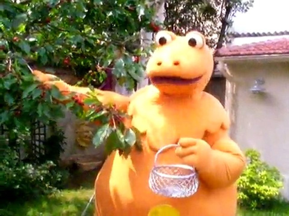 Casimir dans son jardin 2 juin 2010