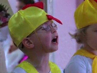 Поздравление от Младшей группы ЦЫПЛЯТА