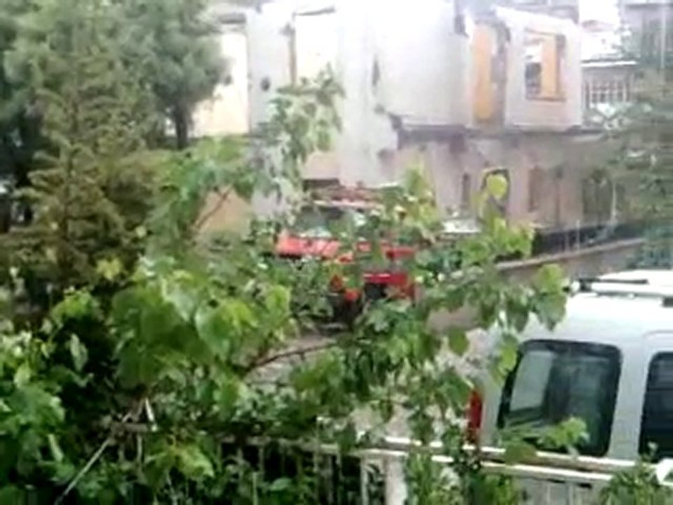 Ankara'ya Dolu yağıyor