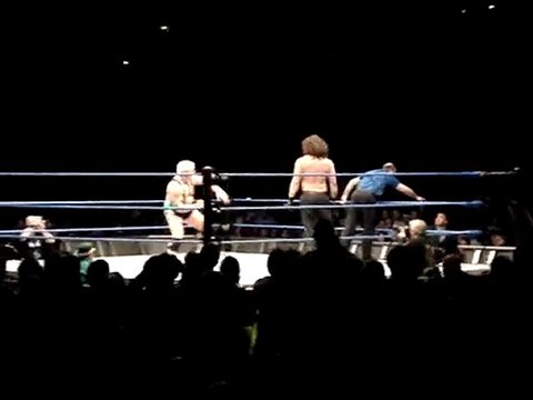 Finlay beats Chuck Palumbo