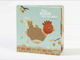 Une poule sur un mur