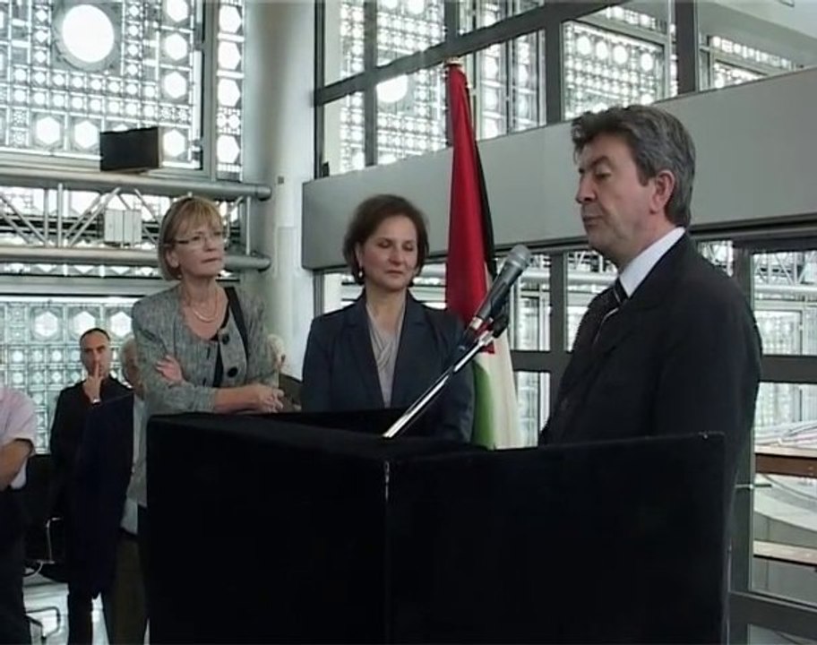 Jean-Luc Mélenchon condamne l'attaque israélienne