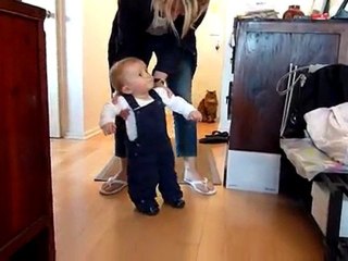 20100601 Romain fait ses premiers pas 2