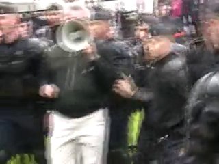 Manifestation parisienne contre les criminels de guerre