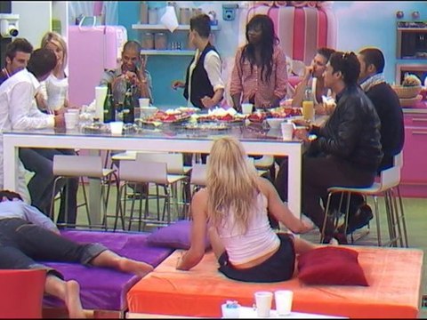 Radio Cancans : David toujours à la colle avec Cindy ...