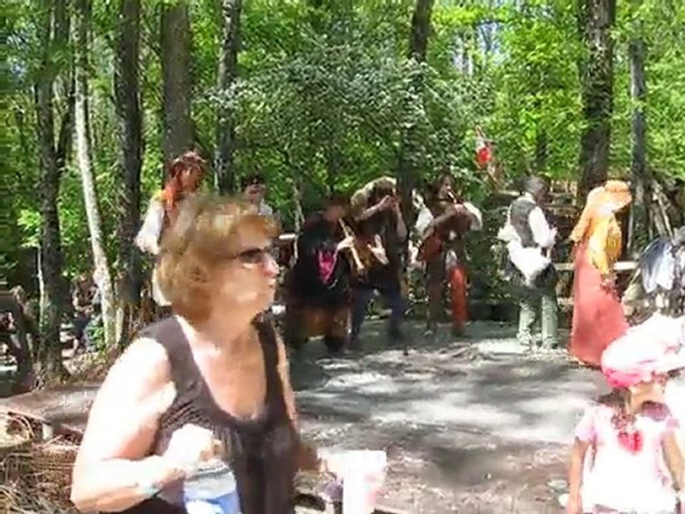 Fol Farandole aux médiévales d'Andilly 2010