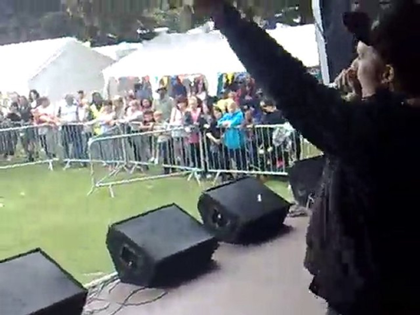 ⁣READING carnival D DOT V !!! LIVE !!!!