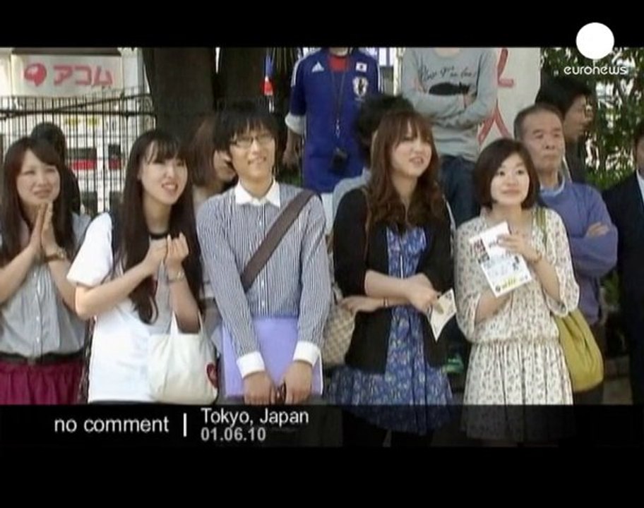 Japanese football fans in a screaming... - no comment