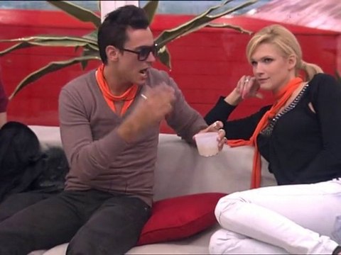 Jason: Auprès de sa blonde, qu'il fait bon, fait bon ...