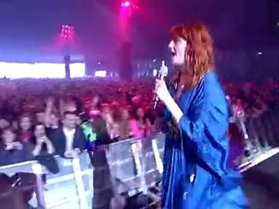 Florence And The Machine "Kiss With A Fist" at Pinkpop 2010